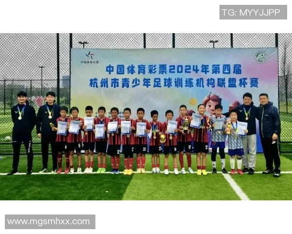 杭州足球队个人能力提升引发热议助力球队崛起与发展